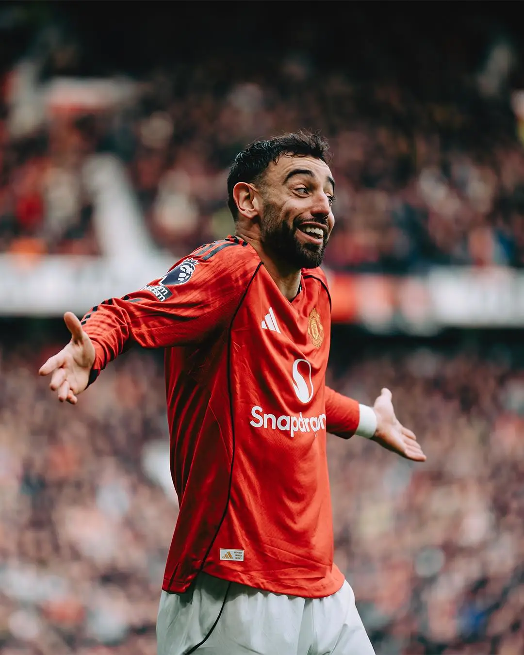 世界杯直播下载-两度送出助攻，B费赛后社媒：笑容说明了一切